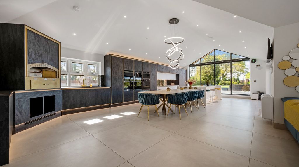 Additional image 15 of 6 bed detached house for saleWithybrook Road Bulkington Bedworth, Warwickshire CV12