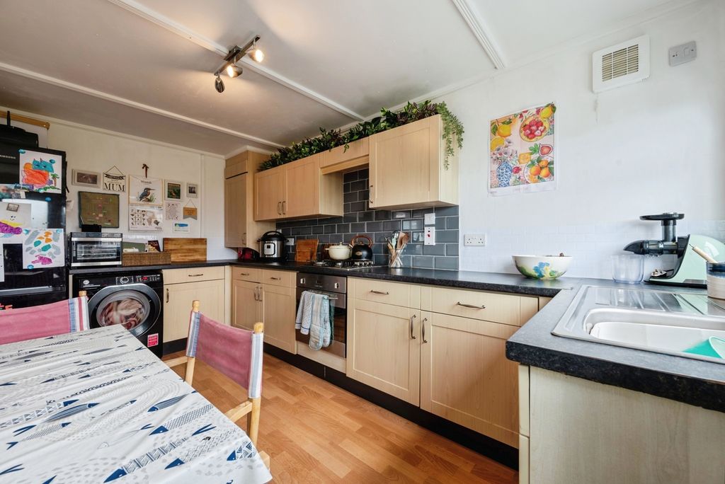Property photo 2 of 16 Pbox-Img.Jpg