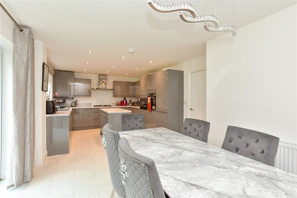 Property photo 1 of 18 Kitchen/Diner