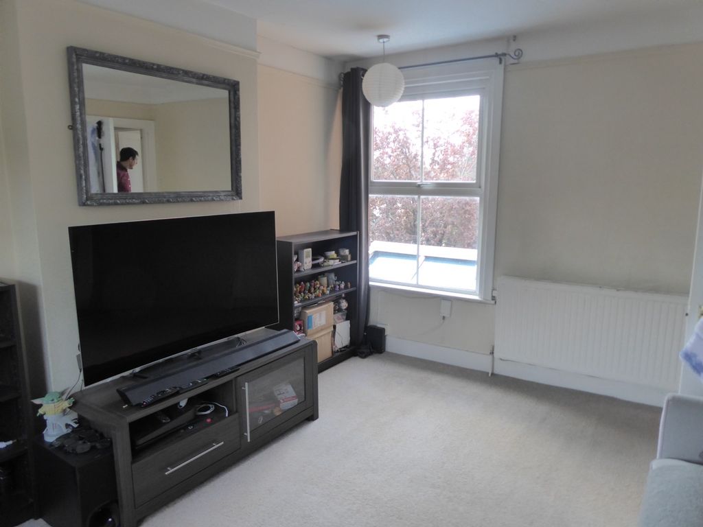 Property photo 3 of 10 4159814