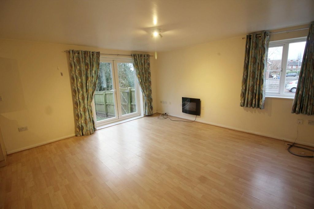 Property photo 2 of 9
