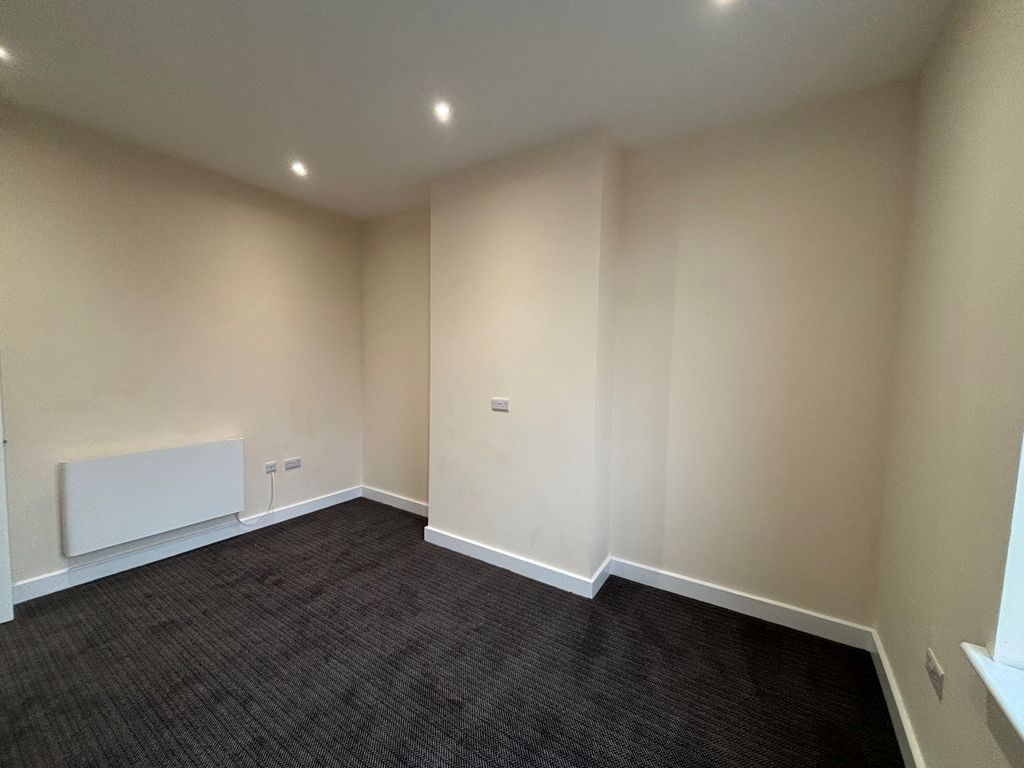 Property photo 2 of 12 Bedroom