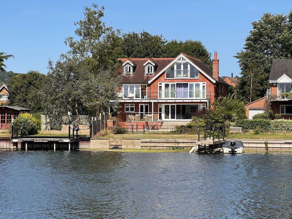 Property photo 1 of 34