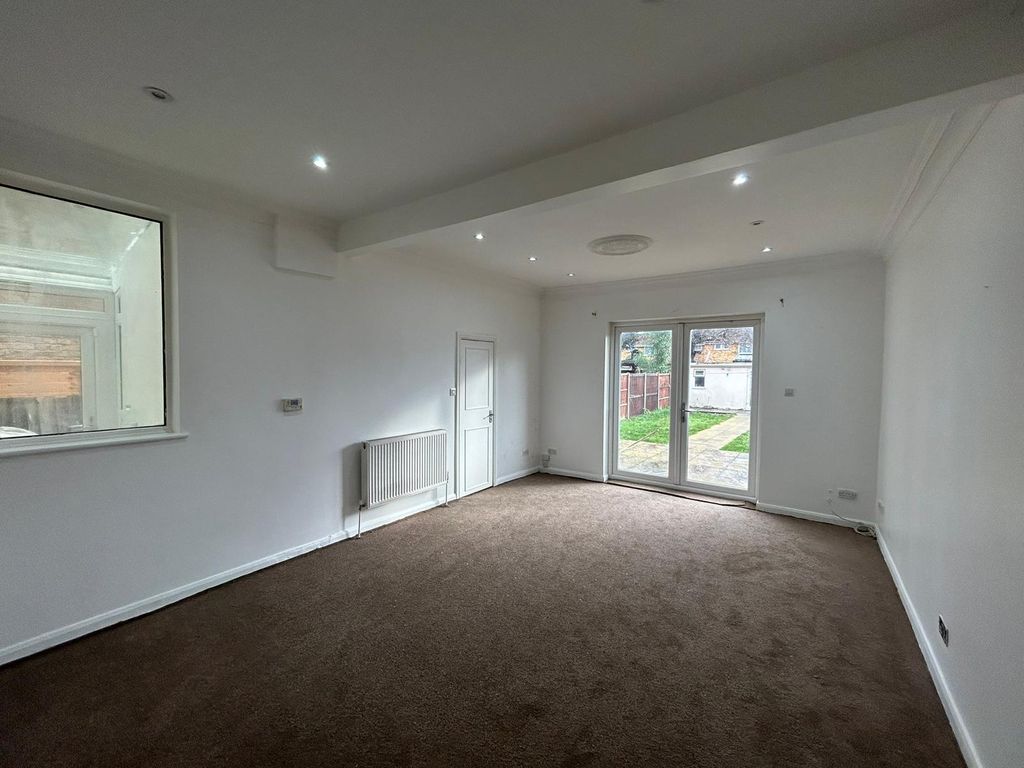 Property photo 2 of 15 Gallery