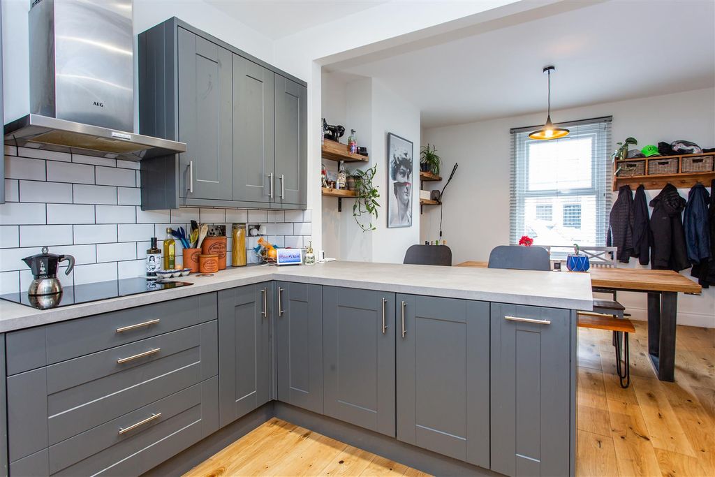 Property photo 2 of 18 Kitchen/Diner