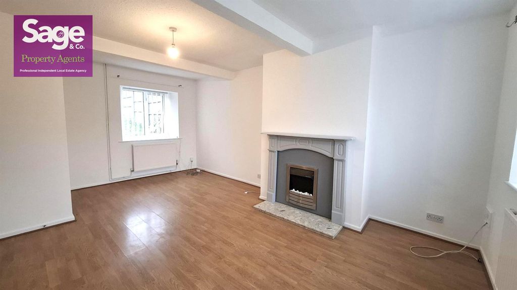 Property photo 2 of 28