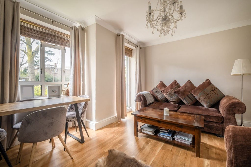 Property photo 3 of 12