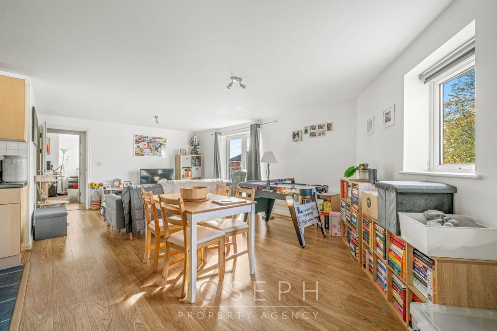 Property photo 3 of 8