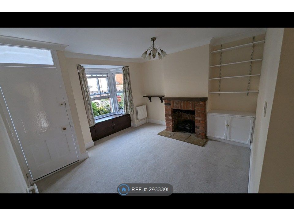Property photo 3 of 10 Front Lounge