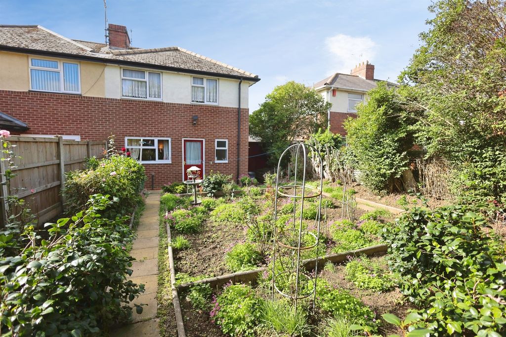 Property photo 2 of 18