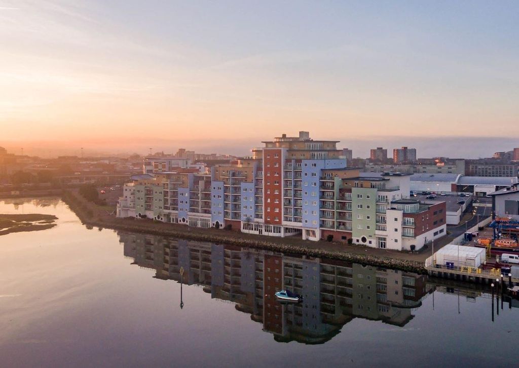 Property photo 1 of 12