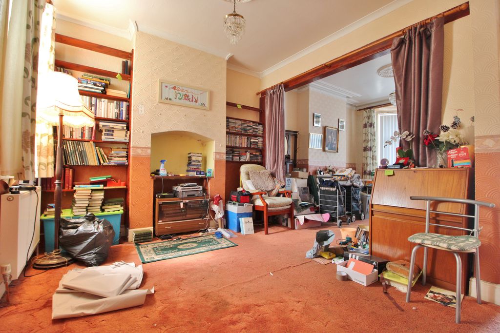 Property photo 2 of 12