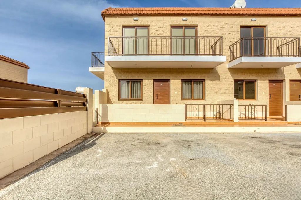 Property photo 1 of 28