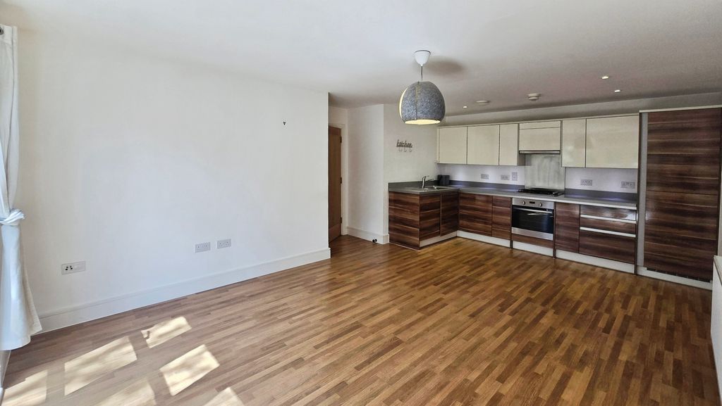 Property photo 3 of 10 Pbox-Img.Jpg