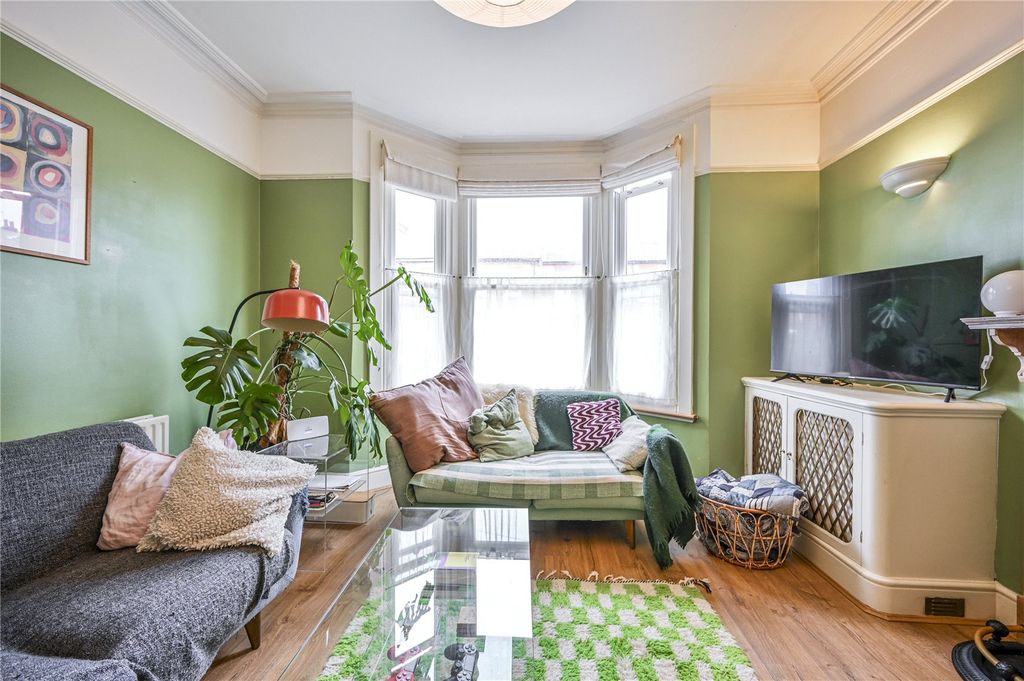 Property photo 3 of 18 Picture No. 06