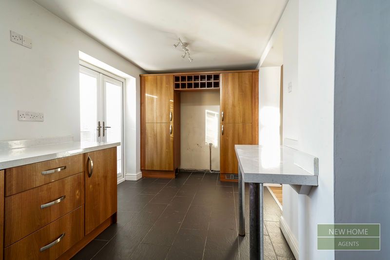 Property photo 3 of 21 Photo 21