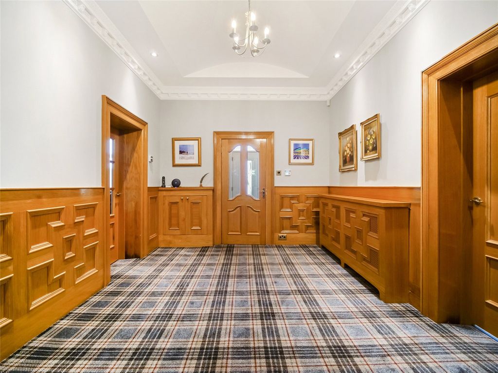 Property photo 3 of 21 Picture 3