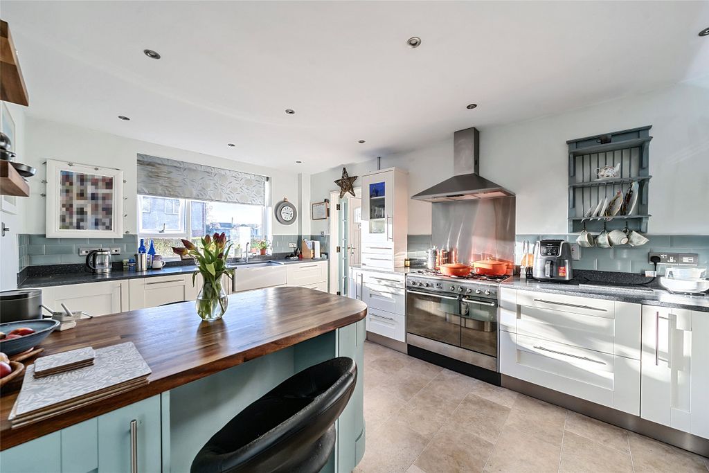 Property photo 1 of 16 Kitchen