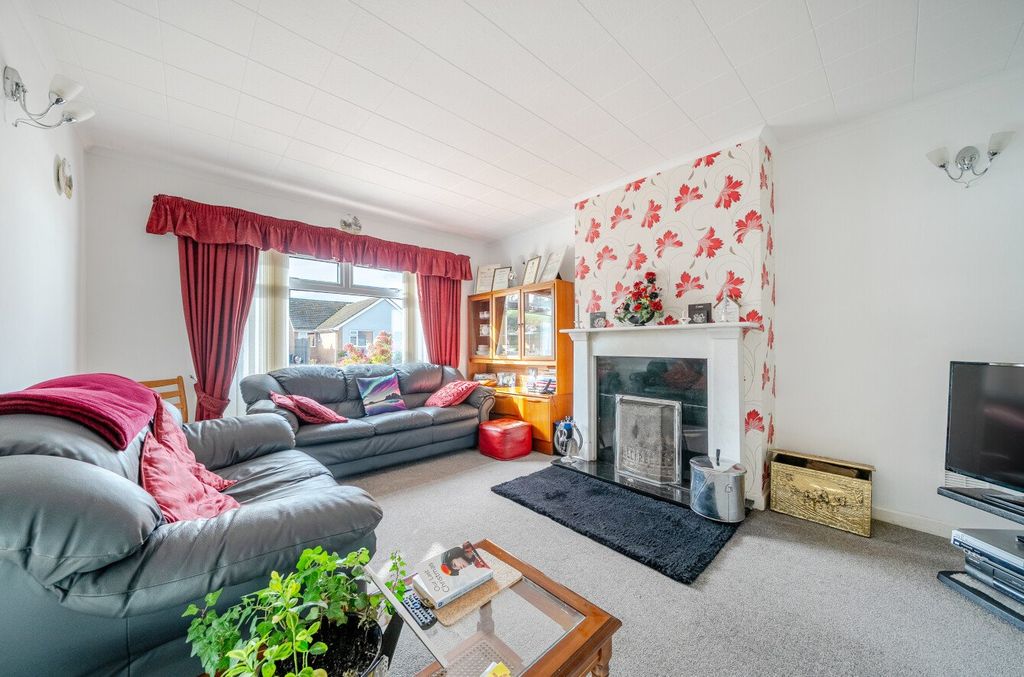 Property photo 2 of 22 Picture No. 28