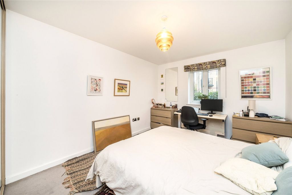 Property photo 3 of 6 Bedroom