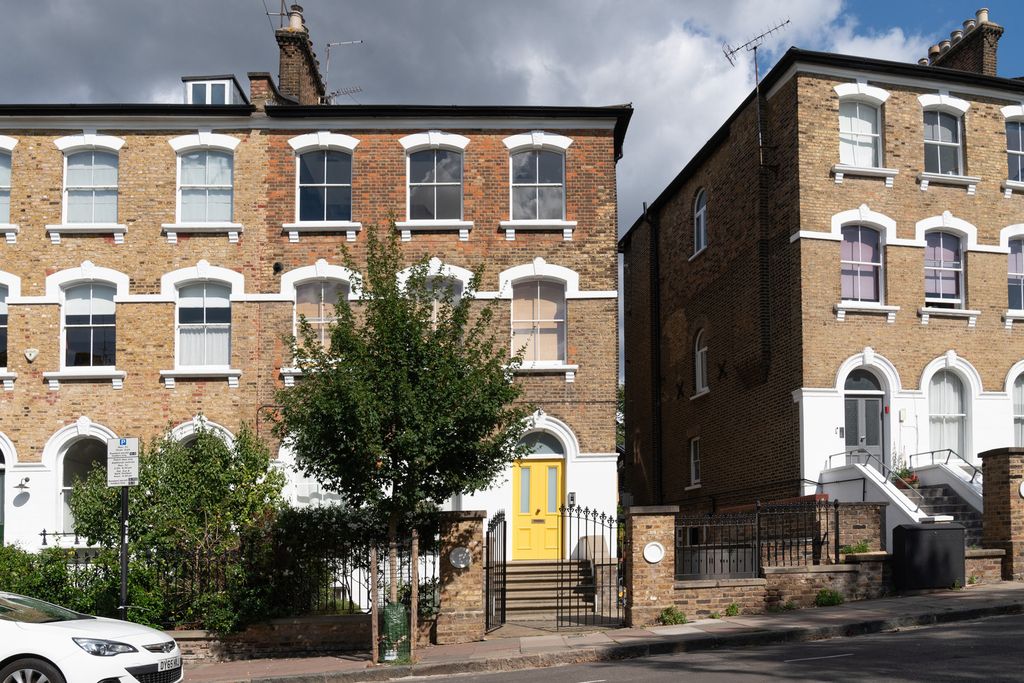 Property photo 2 of 29 310109 - Higbury-Hill-II-03.Jpg