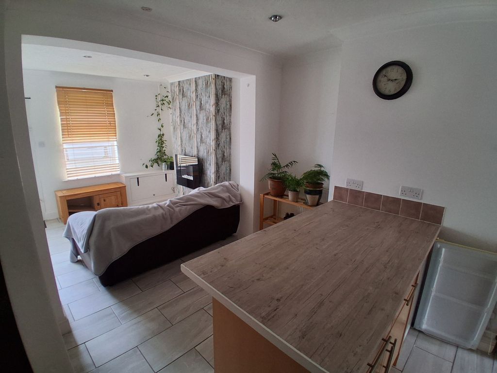 Property photo 3 of 11 15938