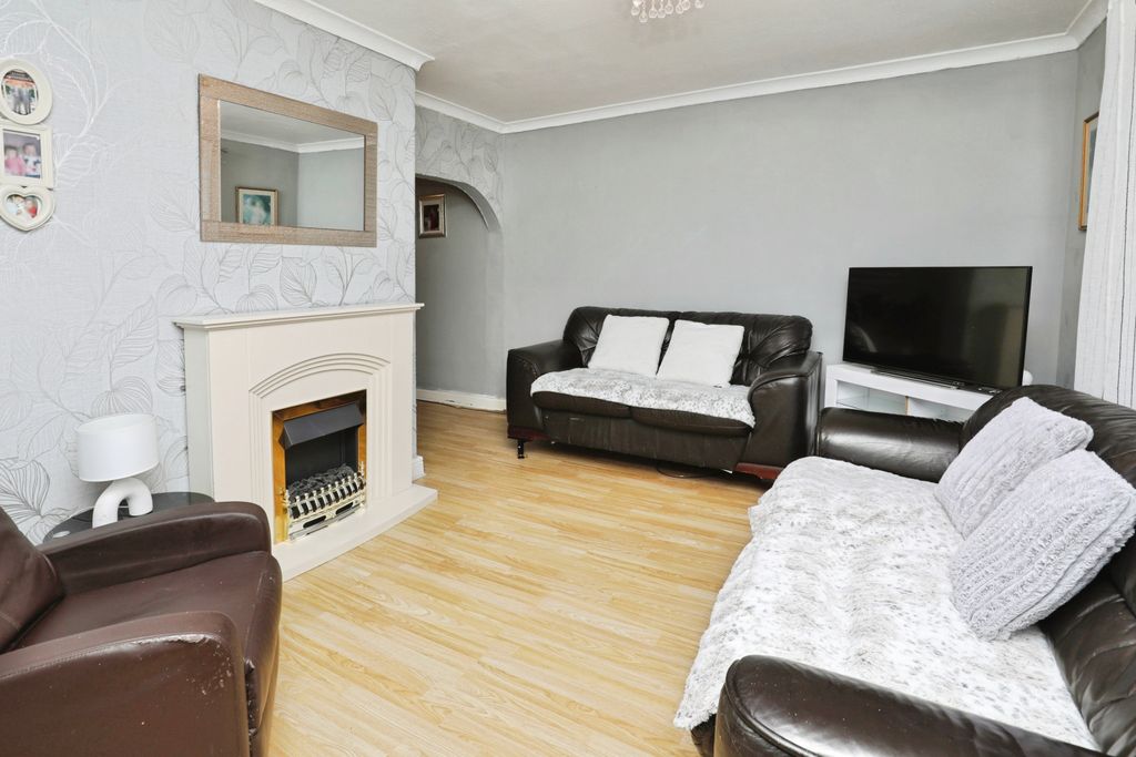 Property photo 2 of 19 1