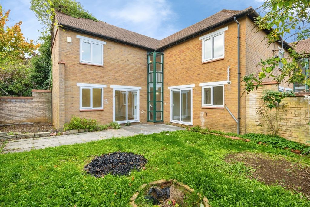 Property photo 1 of 17 Pbox-Img.Jpg