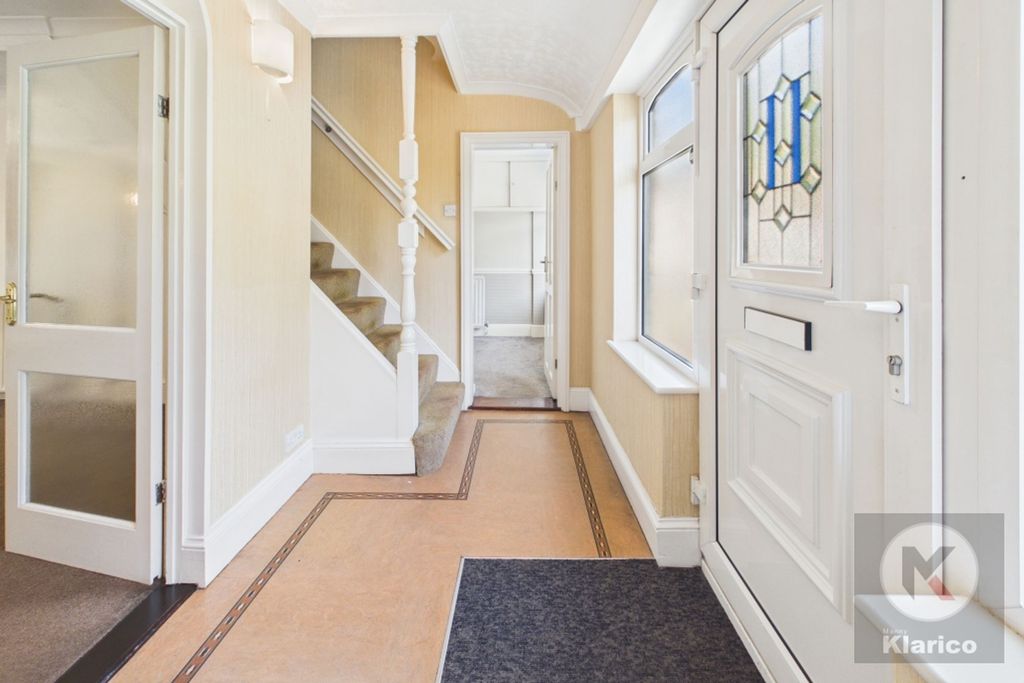 Property photo 2 of 20 Hall