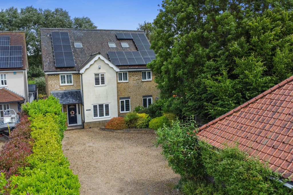 Property photo 1 of 44 Pt-Fc(Col)-27Waltonrd-1