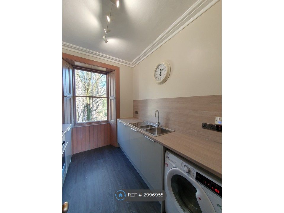 Property photo 2 of 14 Kitchen