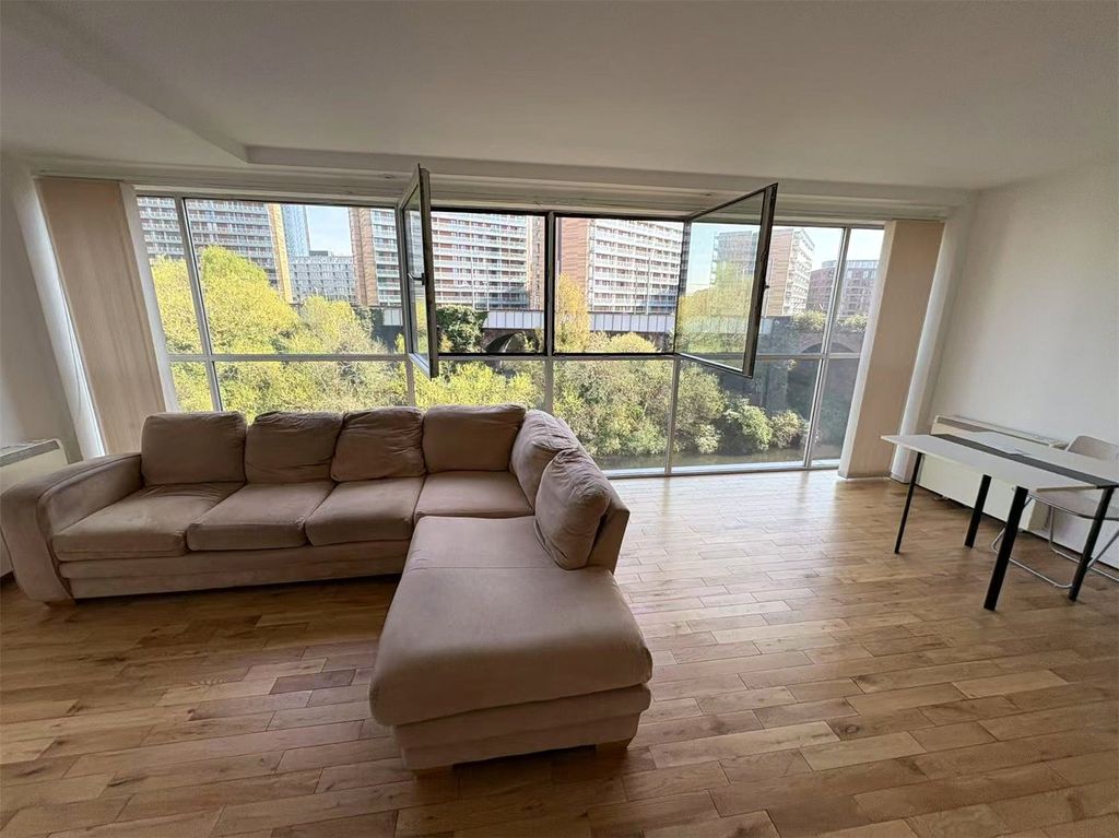 Property photo 3 of 11 Living Room