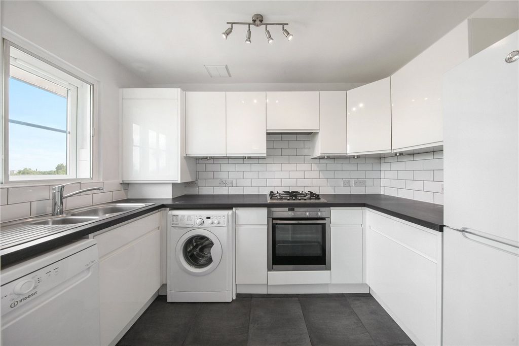 Property photo 2 of 14 Picture No. 05