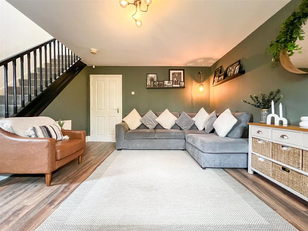 Property photo 2 of 19 Sitting Room