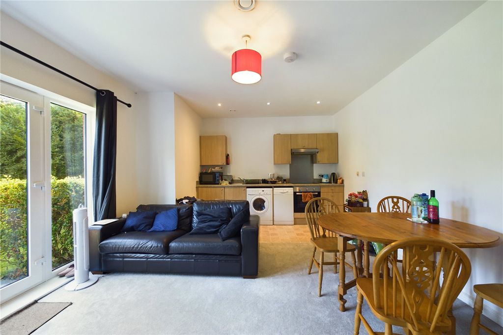 Property photo 2 of 8 Living &amp; Kitchen