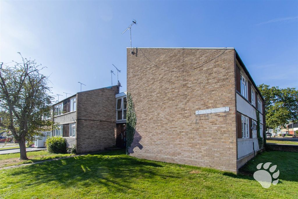 Property photo 1 of 11 Front