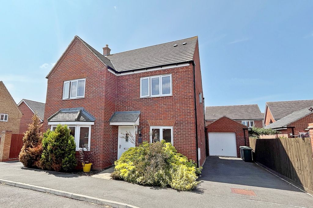 Property photo 1 of 17 3935051