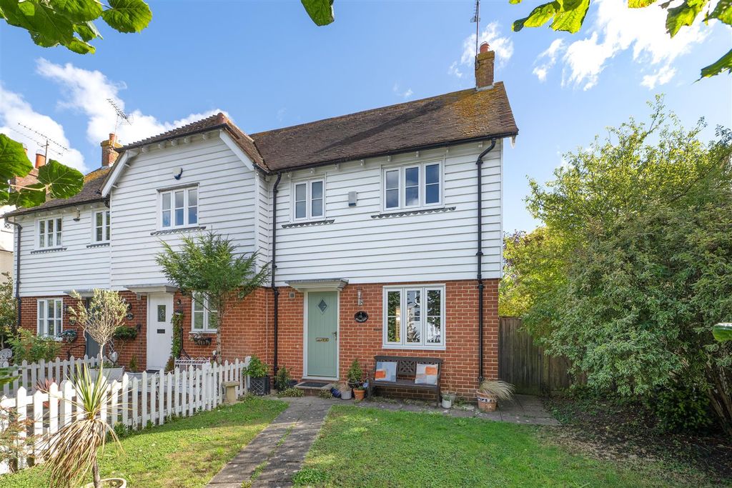 Property photo 1 of 16 Granary Place, Gordon Road, Whitstable