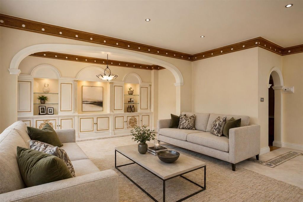 Property photo 3 of 12 Lounge 2.0.Png