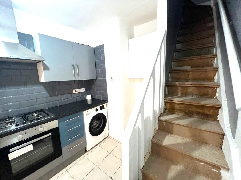 Property photo 3 of 7 Gallery