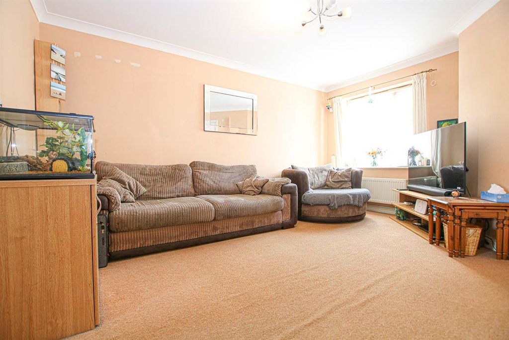 Property photo 2 of 12 Img_4736 Lvg.Jpg