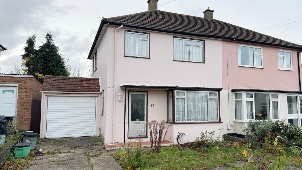 Property photo 1 of 10 External Image Of House From Street Level