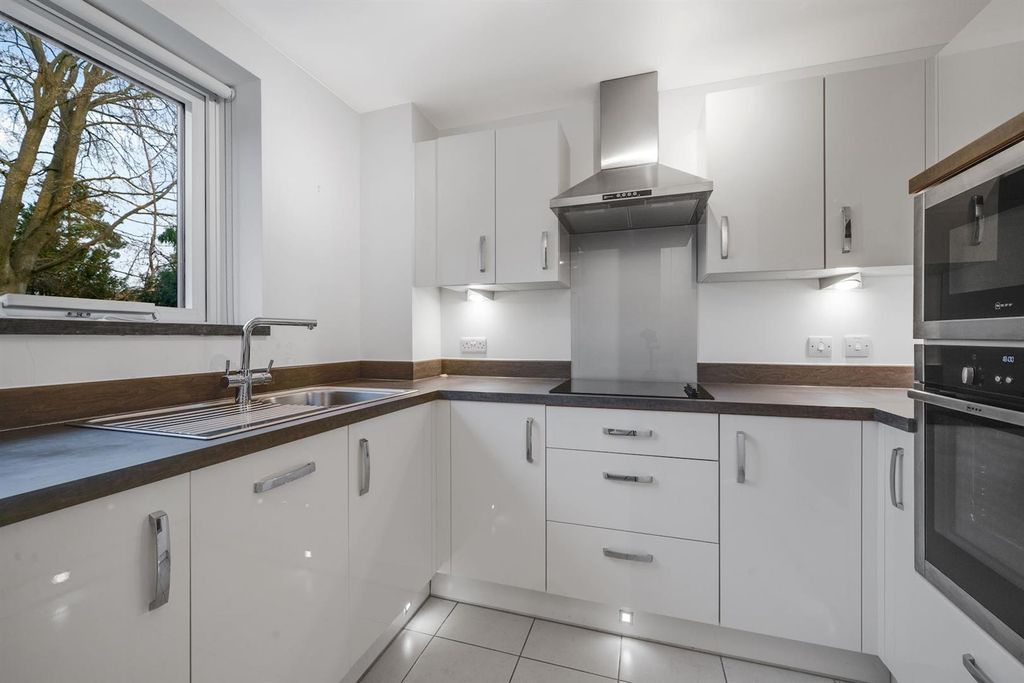 Property photo 2 of 21 13-8979Ide01114-Medium.Jpg