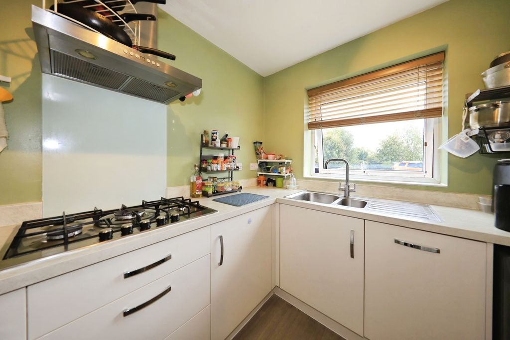 Property photo 3 of 17 Photo