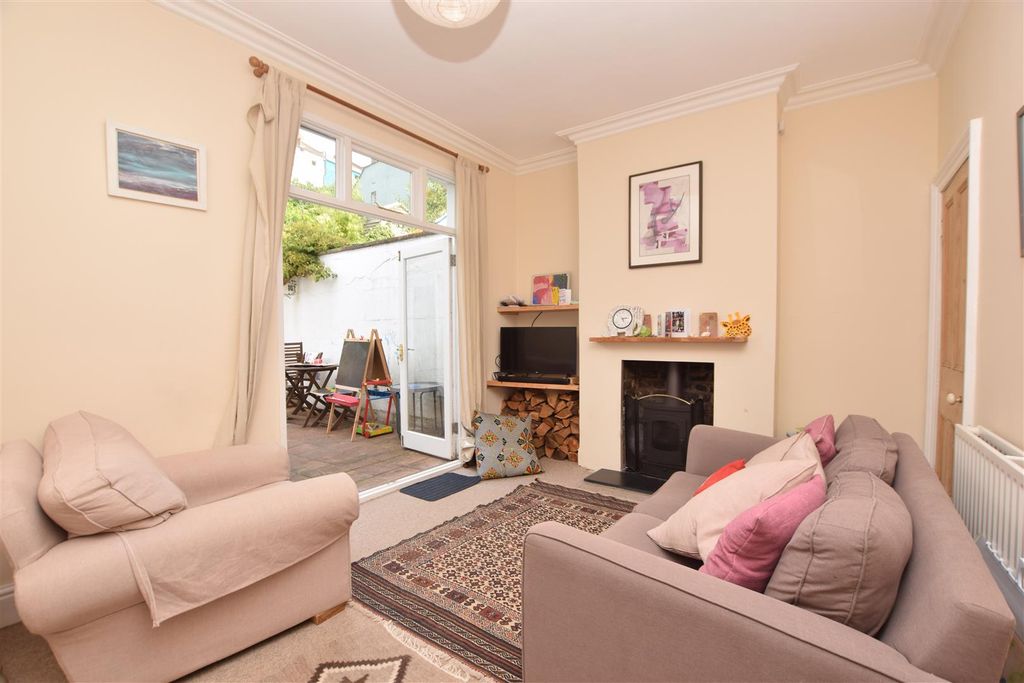 Property photo 2 of 12
