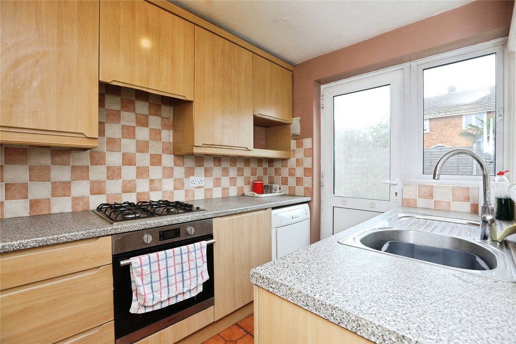 Property photo 2 of 12 Kitchen