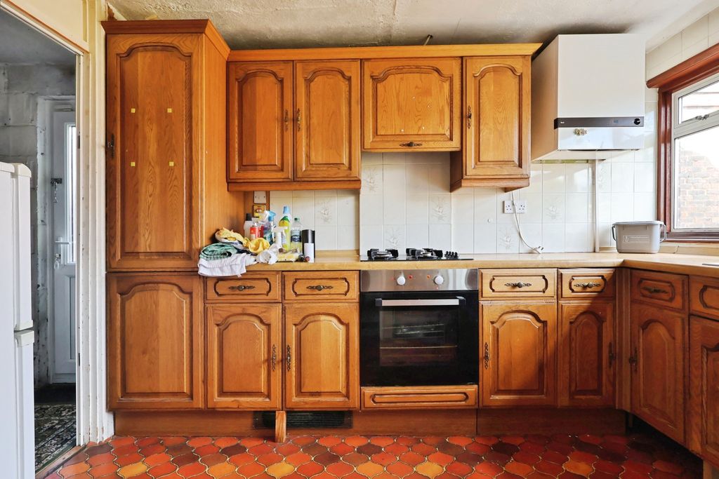 Property photo 2 of 36