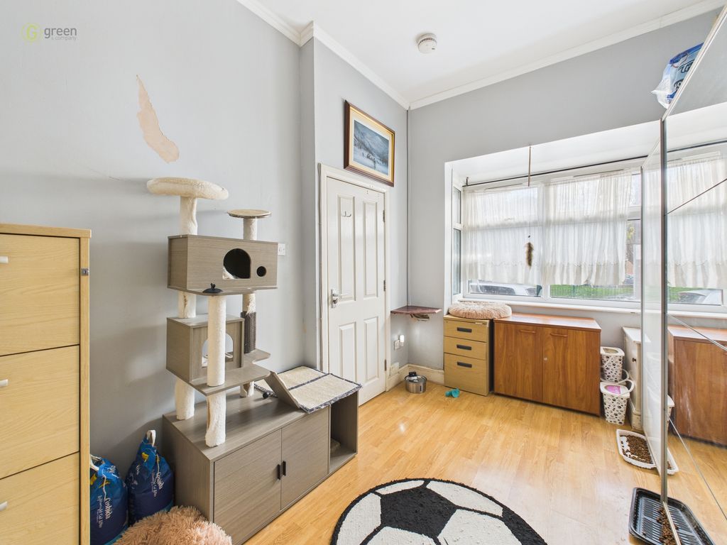 Property photo 2 of 34