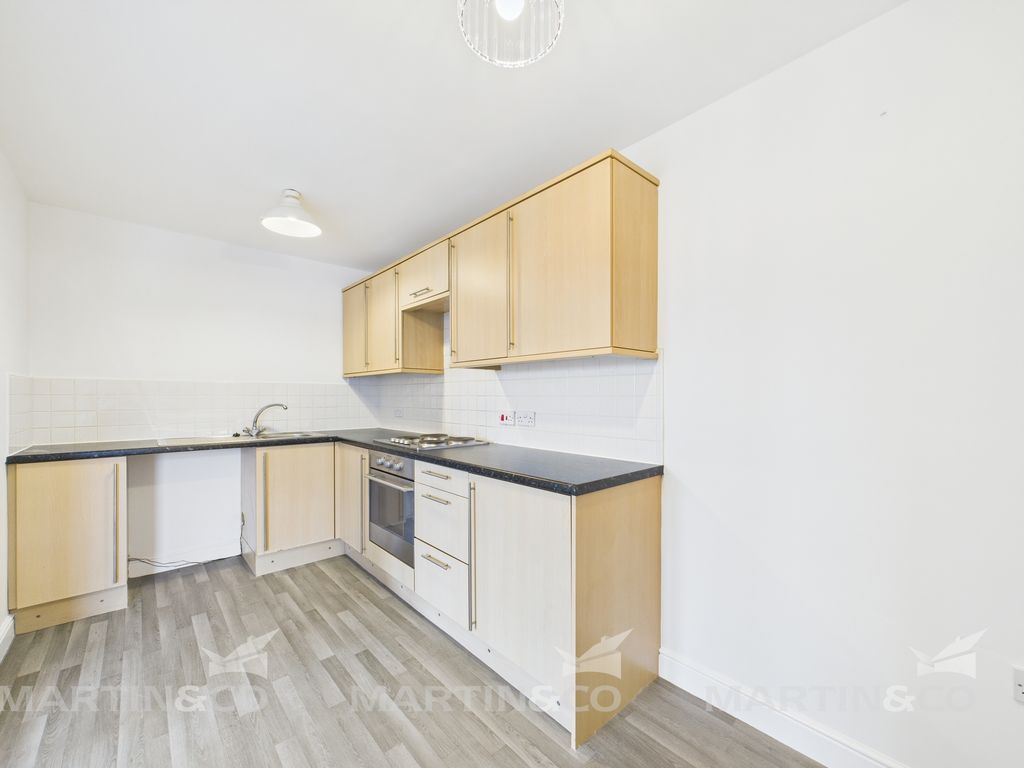 Property photo 3 of 10 Cam02406G0-Pr0444-Still003