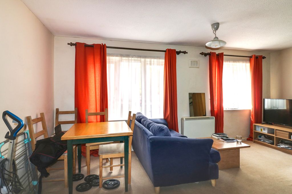 Property photo 2 of 15 Studio Room